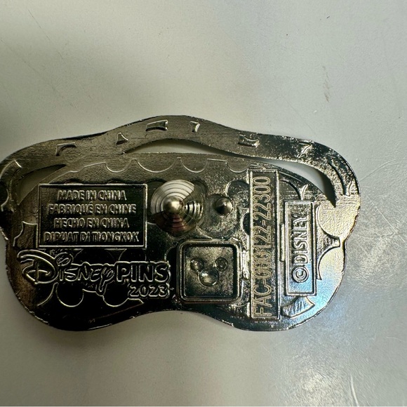 NWT. Disney pin featuring Dopey Snow White and the Seven Dwarfs as a sleep mask. - Picture 6 of 7